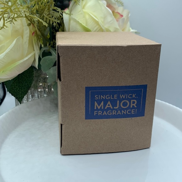 Bath & Body Works Pineapple Mango Signature Single Wick Candle - Picture 4 of 4